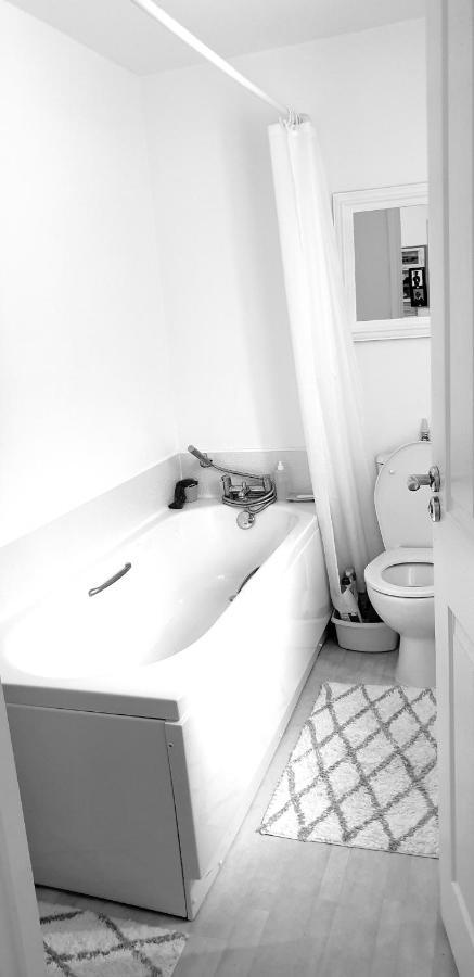 Rehoboth In Yew Gardens Apartment ดอนคาสเตอร์ ภายนอก รูปภาพ