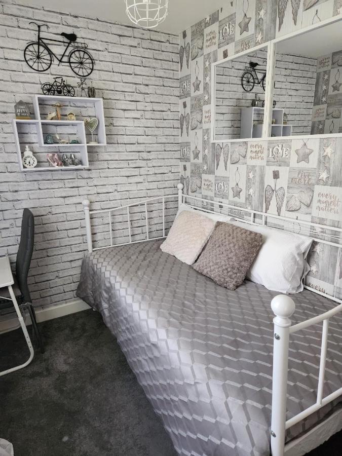 Rehoboth In Yew Gardens Apartment ดอนคาสเตอร์ ภายนอก รูปภาพ